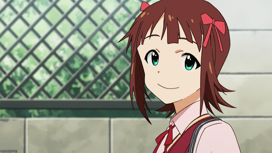 Анимация Amami Haruka идет по улице, гифка Amami Haruka идет по улице