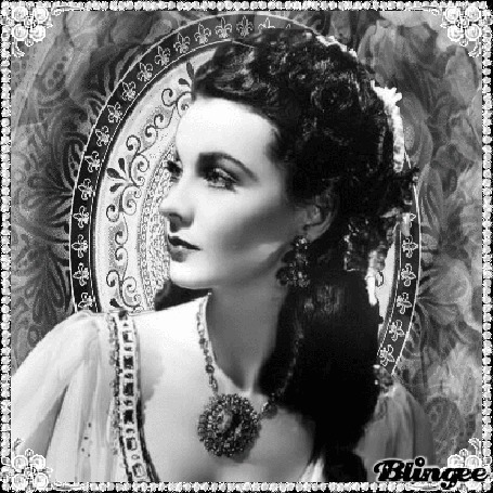 Анимация Актриса Vivien Leigh / Вивьен Ли из Унесенных ветром в колье на фоне зеркала