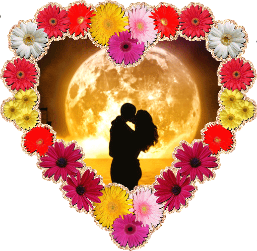 Анимация Целующаяся пара на фоне большой луны в обрамлении сердца из цветов, гифка Целующаяся пара на фоне большой луны в обрамлении сердца из цветов