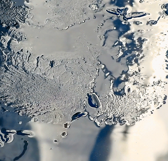 Анимация Переливающийся лед с водой, гифка Переливающийся лед с водой