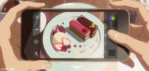 Анимация На телефон фотографируют пирожные и торты, гифка