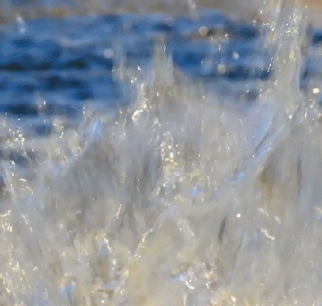Анимация Бурлящая вода разлетается
