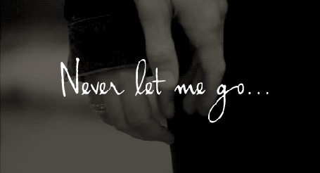 Анимация Парень берет за руку девушку, (Never let me go)