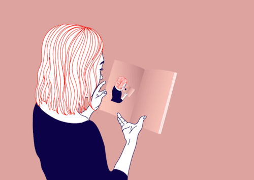 Анимация Девушка смотрит на себя в книге, гифка Девушка смотрит на себя в книге