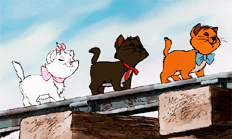 Анимация Aristocats Мари, Тулуза и Берлиоз идут по железной дороге