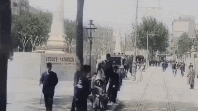 Анимация Барселона, 1909 год, поездка на трамвае, гифка Барселона, 1909 год, поездка на трамвае