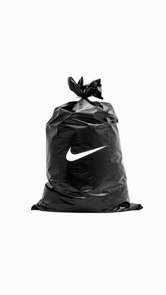 обои на телефон Черный пакет для мусора с логотипом Nike на белом фоне