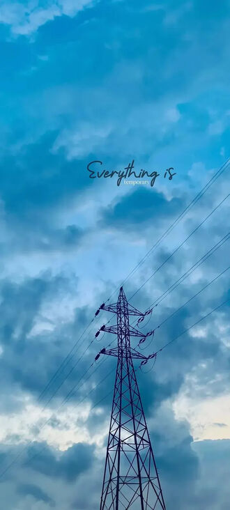 обои на телефон Металлическая опора линии электропередач (Everything is) на фоне голубого неба с серыми облаками