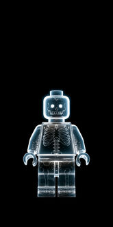 Обои на телефон Рентген фигурки LEGO, на черном фоне