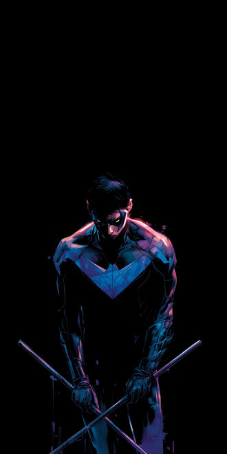 обои на телефон Персонаж Найтвинг / Nightwing из вселенной DC Comics / DC Comics universe в черно-синем костюме держит скрещенные палки на черном фоне