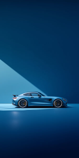 обои на телефон Голубой спортивный автомобиль Mercedes-AMG GT в профиль на фоне синей стены с диагональной тенью от света